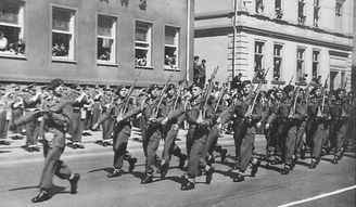 Défilé du peloton le 4 mai 1958
